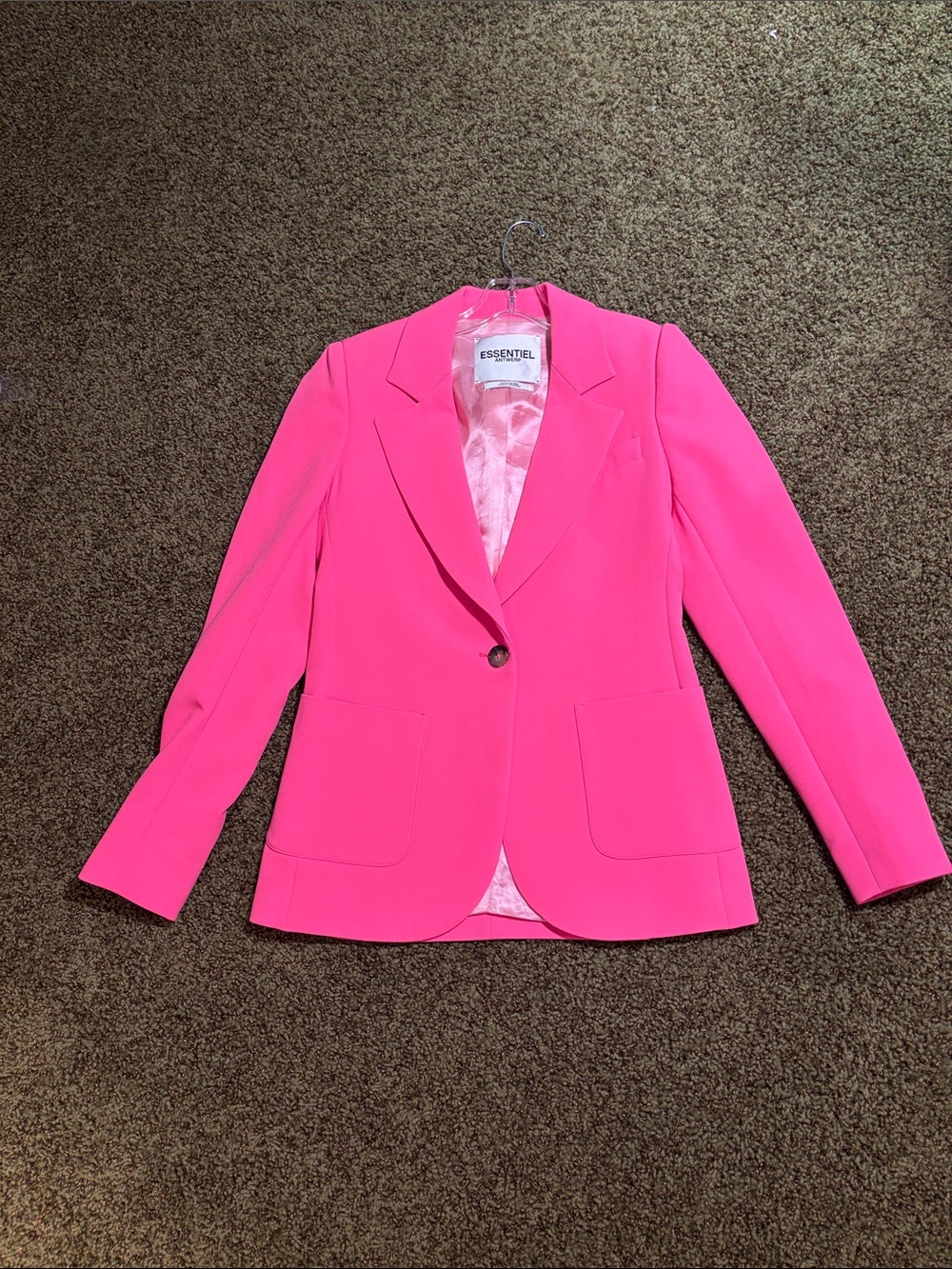 Essentiel Antwerp Bright Pink Single-Button Tailored Blazer